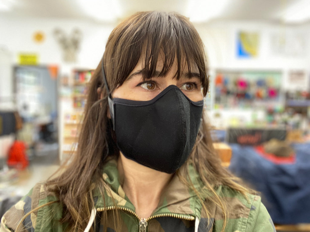 roxy wearing the 4 layer cotton mask in black